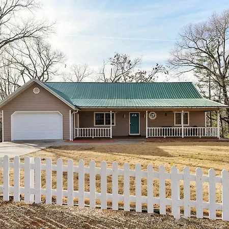 5 Bedroom Vacation Home Next To Silver Dollar City